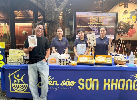 Phiên chợ yến Sơn Khang ngày 8.8